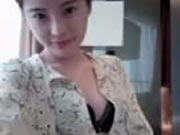 瘦瘦的苗條18歲可愛女生誘惑