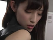 痴女老師用美腿誘惑學生口爆射精 飯岡加奈子